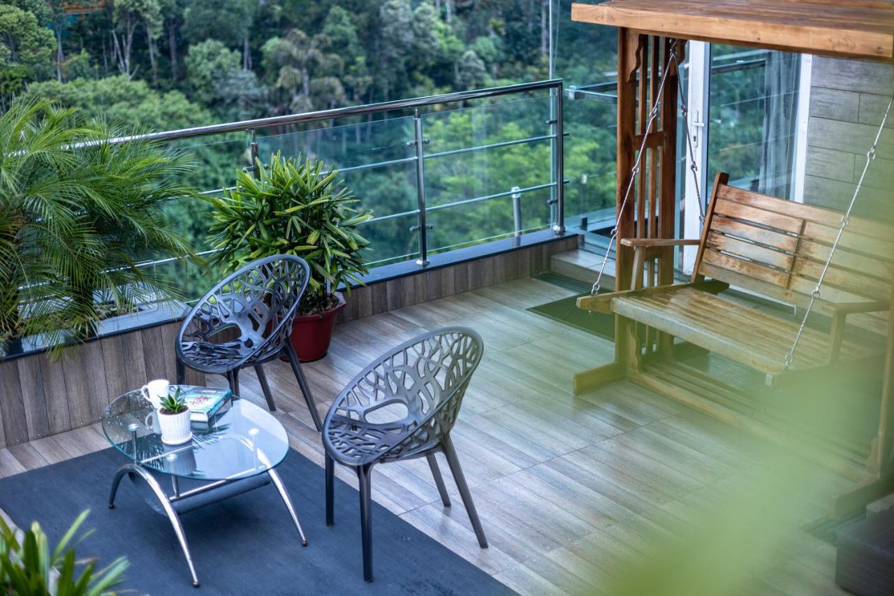 The Panoramic Getaway Hotel Munnar Kültér fotó A balcony