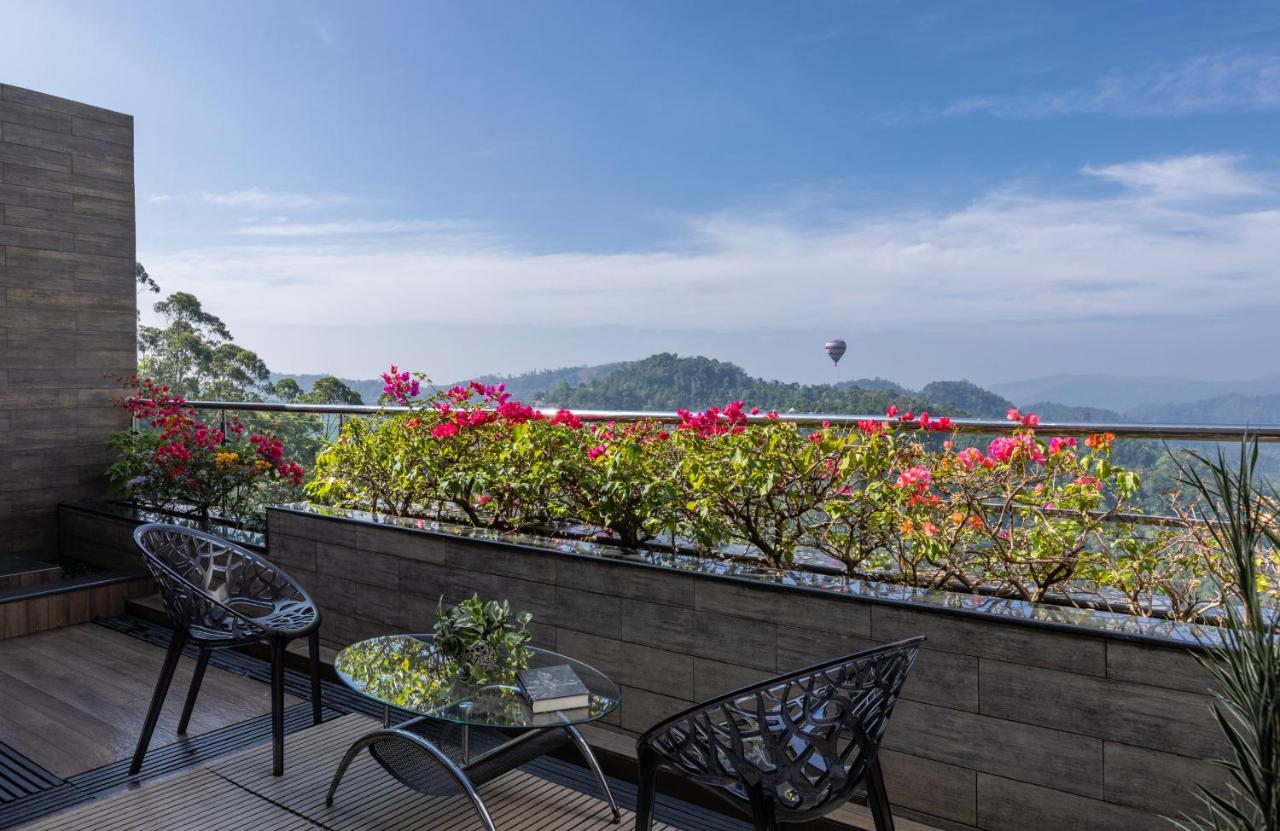 The Panoramic Getaway Hotel Munnar Kültér fotó View from the hotel