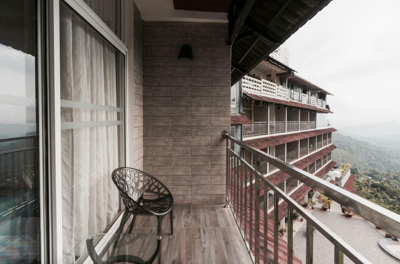 The Panoramic Getaway Hotel Munnar Kültér fotó A balcony
